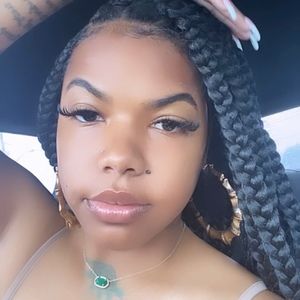 Meet your Posher, Jade